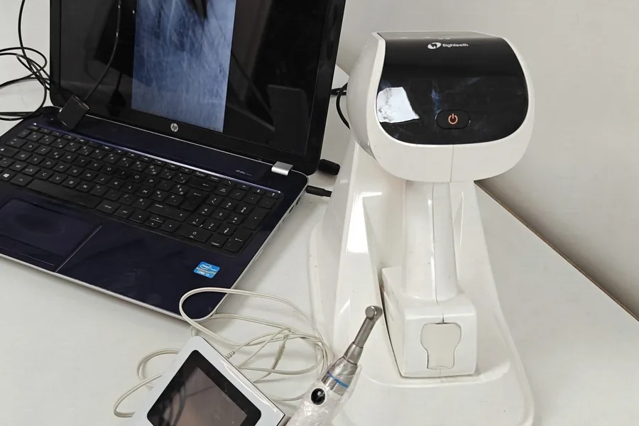 Moteur d'endodontie, localisateur d'apex et radiographie numérique du cabinet
